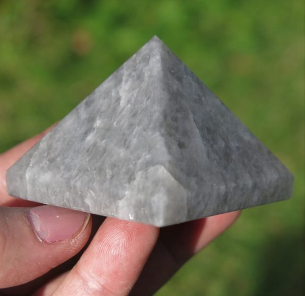 sichuan quartz pyramid