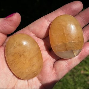 golden quartz palm stone