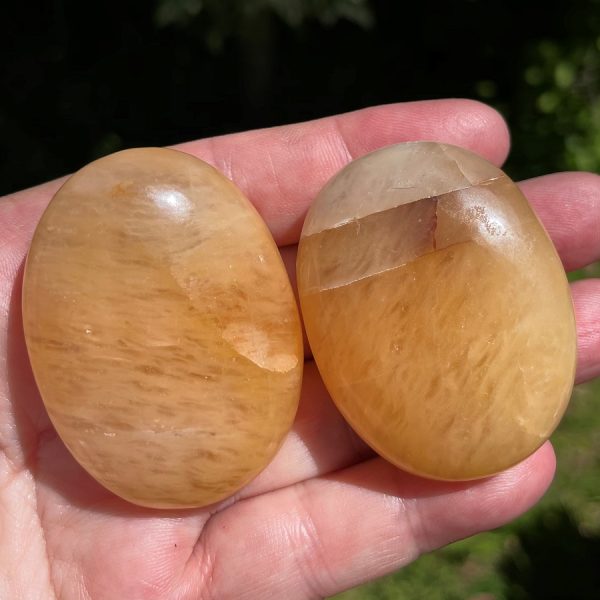 golden quartz pebble from India