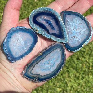 blue coloured agate slices