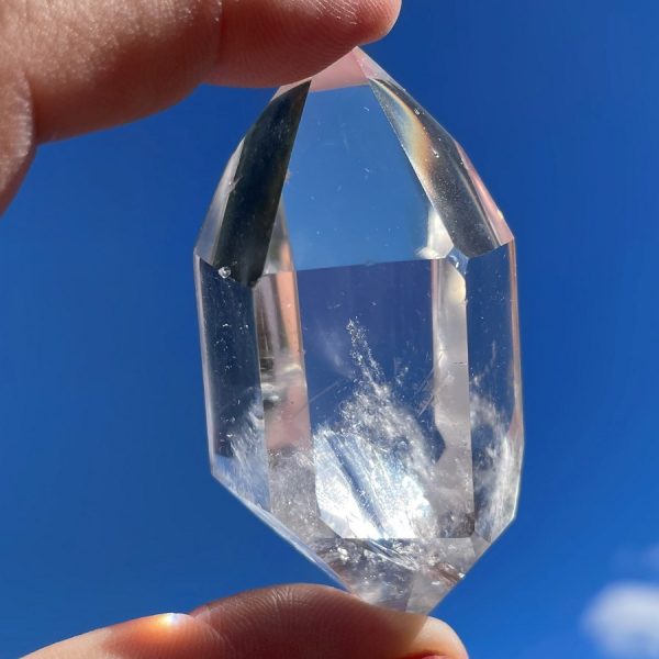 MIDDLE - double terminated clear quartz