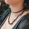 Wearing a beaded necklace - 45 cm