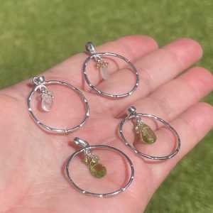 925 silver loop pendants with natural crystals