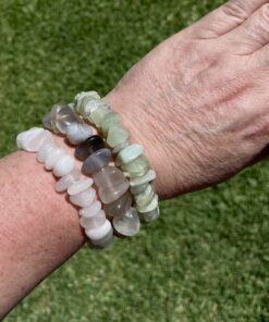 Bracelet in natural Agate, New Jade or White Chalcedony
