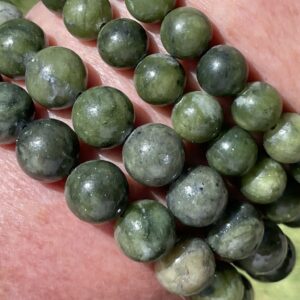 Taiwanese jade bracelet in round bead